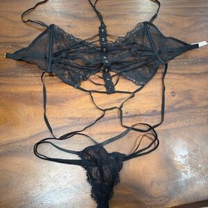 Victoria's Secret Black Lace around waiste & G-String Set